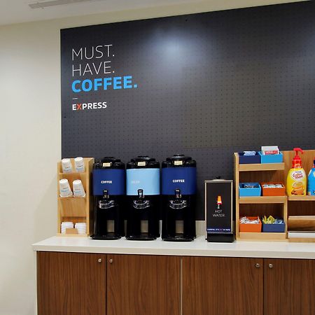 Holiday Inn Express Corning By Ihg Eksteriør bilde