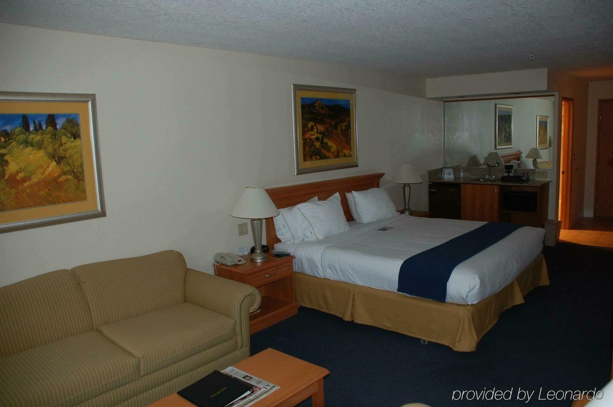 Holiday Inn Express Corning By Ihg Eksteriør bilde